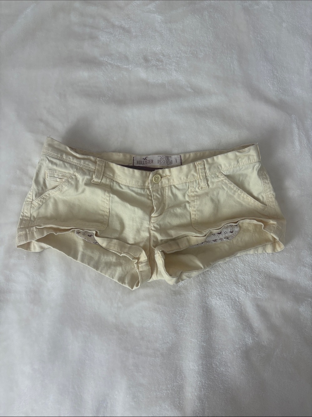 Vintage Y2K Hollister Light Yellow Denim Low-Rise Mini Shorts